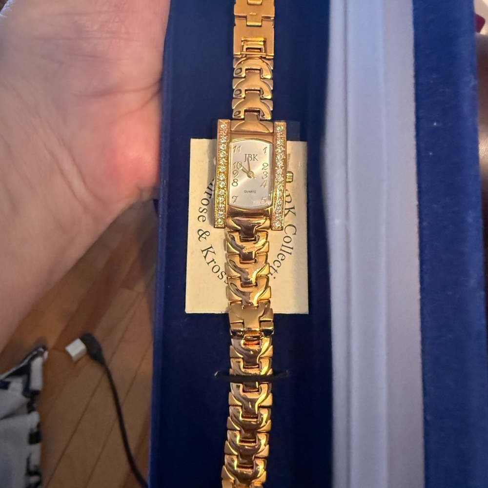 JBK Gold-Tone Bracelet Watch – New in Box - Picture 3 of 3